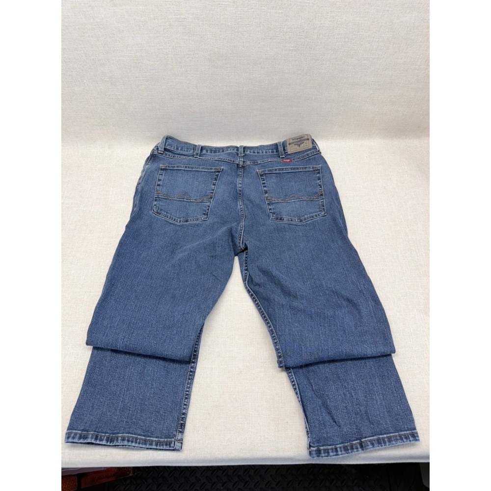 Wrangler Straight Fit Jeans Mens 38x30 Blue Denim Medium Wash 1095STWBK - Picture 3 of 5